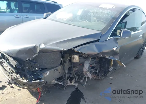 2018 Tesla Model X 100D/75D/P100D from USA, damaged, VIN 5YJXCBE25JF121055